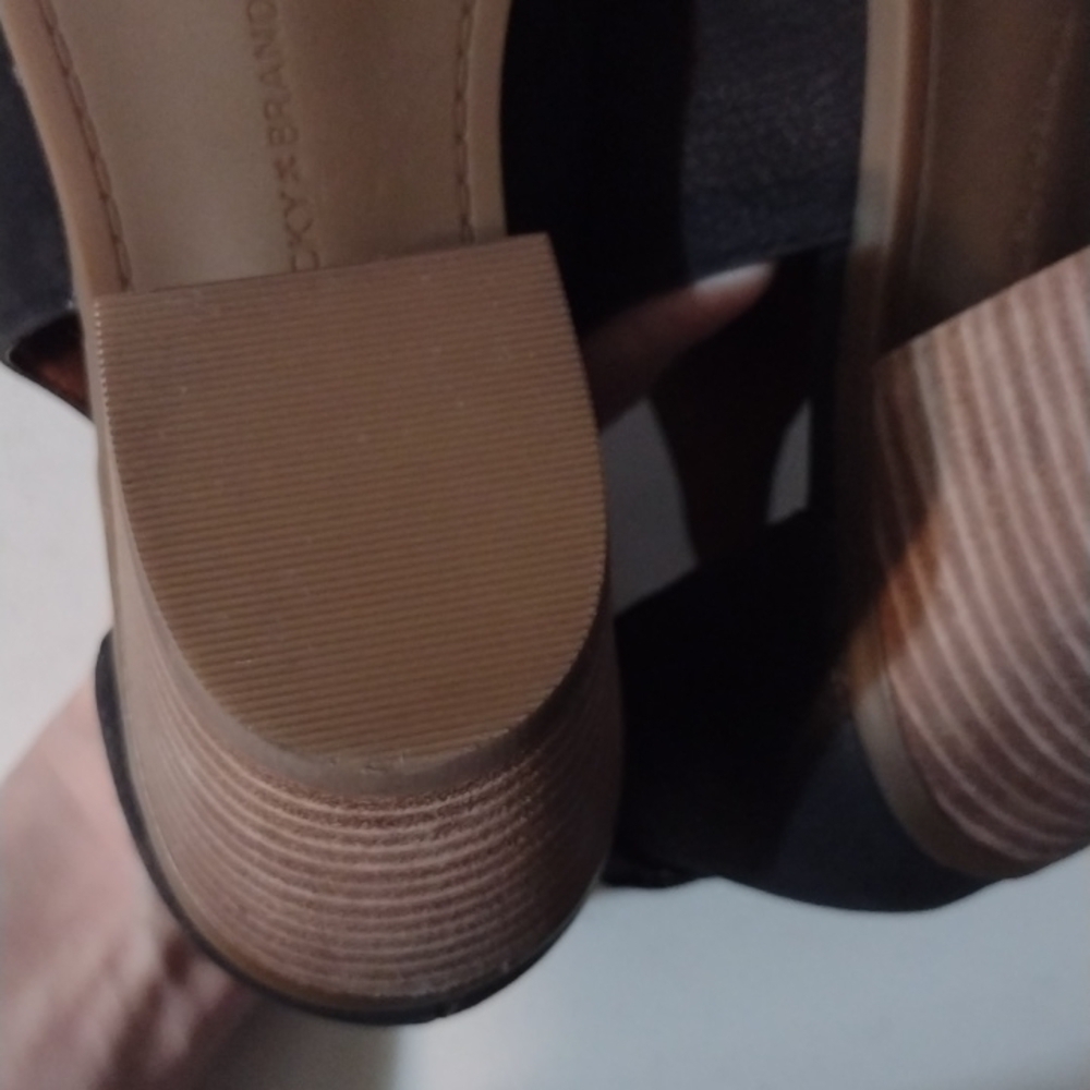 Lucky Brand Barimo Black Leather Cutout Chunk Stacked Heel Peeptoe Shoes size6.5 - Picture 10 of 13